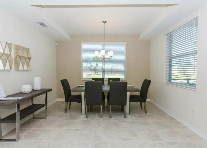 Gorgeous Apartment At Storey Lake Sl47316